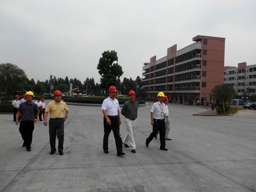 河南省商務(wù)廳戴松軍副廳長(zhǎng)一行到我司參觀(guān)考察
