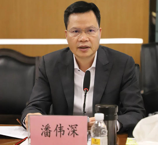 華昌集團董事長潘偉深向參與啟動會的所有領(lǐng)導(dǎo)表示歡迎